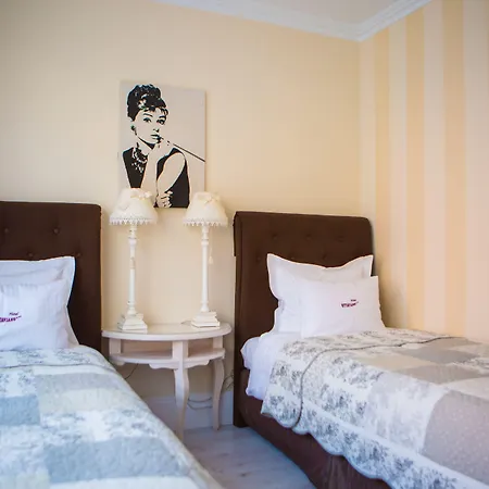 ホテル Ottaviano シフィノウイシチェ