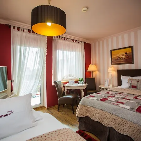 Ottaviano ホテル シフィノウイシチェ