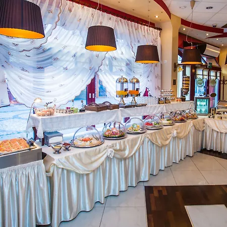 Ottaviano ホテル 3*